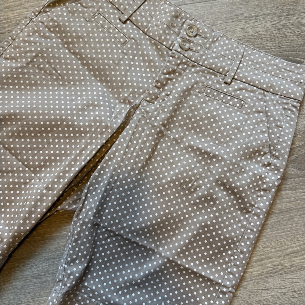 Lee just below the waist Gray and White Flat Front woman’s Short ~Size 6 - Picture 2 of 10